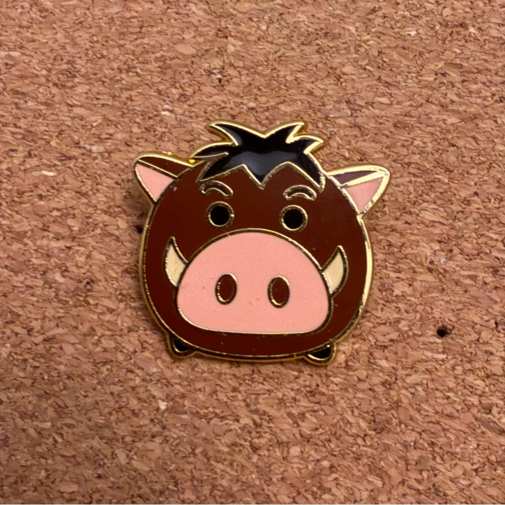 Authentic Disney Tsum Tsum Pumba Lion King Pin (Priced For One)